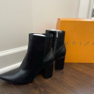 Women’s Black Healed Boots